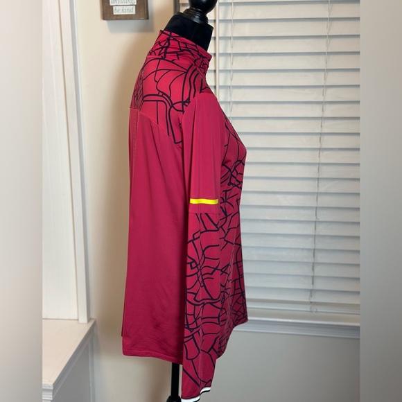 Reebok lightweight athletic top - Picture 5 of 16